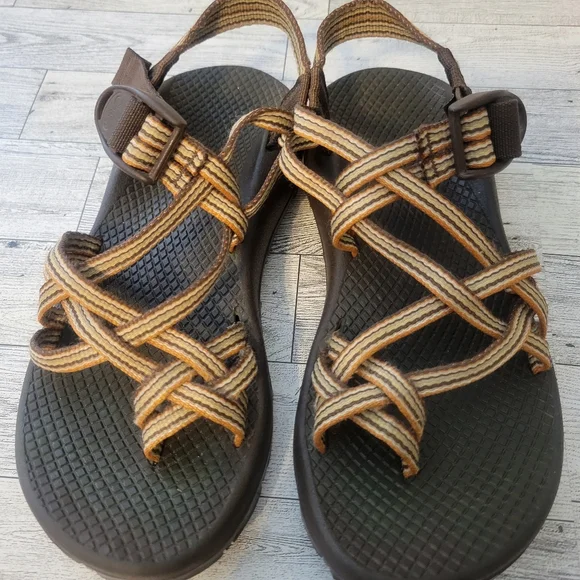 Sold Chaco Womens 6  Sandals Strappy Sports Hicking Vibram Sole  Brown Orange. - Picture 6 of 7